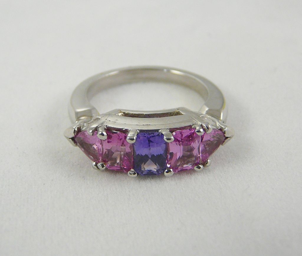 Pink & Purple Sapphire Platinum Ring c. 1940 Pink & Purple Sapphire Platinum Ring c. 1940