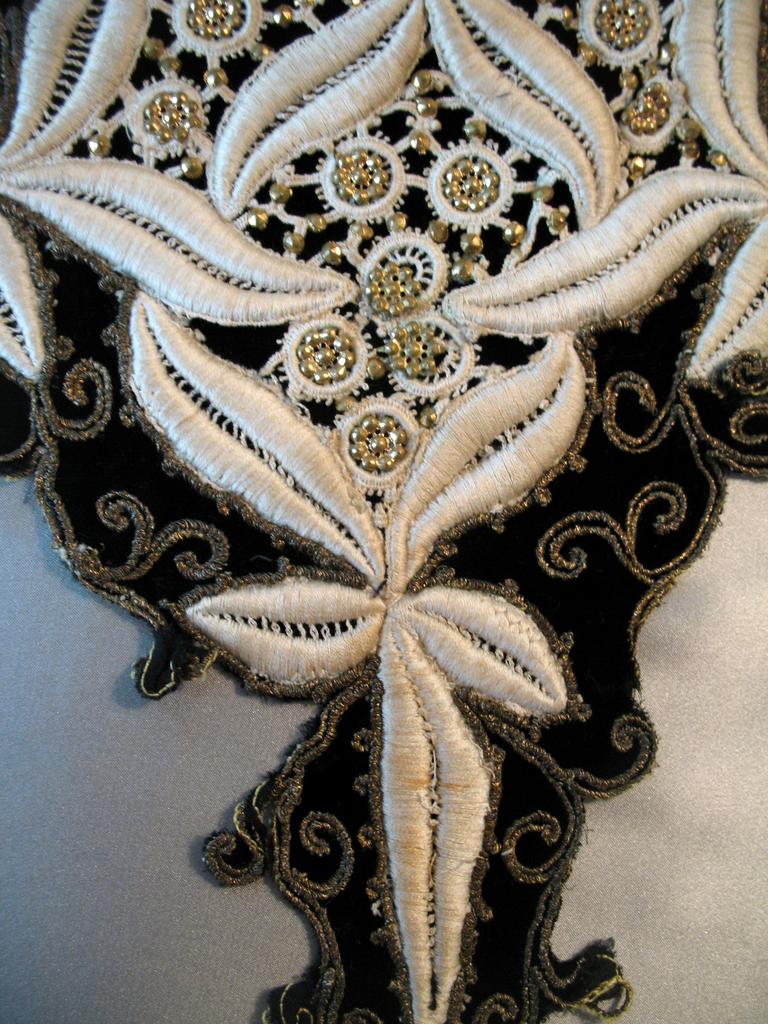 Antique 19th C Century GEORGIAN ORNATE Velvet Cream Satin & METALLIC Embroidery/Embroidered Applique DIVINE! Antique 19th C Century GEORGIAN ORNATE Velvet Cream Satin & METALLIC Embroidery/Embroidered Applique DIVINE!