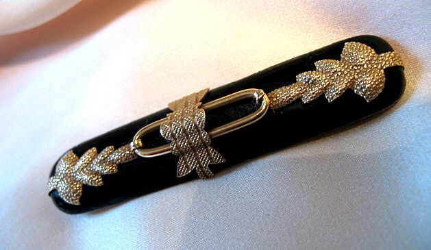 Antique 19th C Century VICTORIAN Large MOURNING Pin/Brooch Black Enamel Textured Motifs EXQUISITE! Antique 19th C Century VICTORIAN Large MOURNING Pin/Brooch Black Enamel Textured Motifs EXQUISITE!
