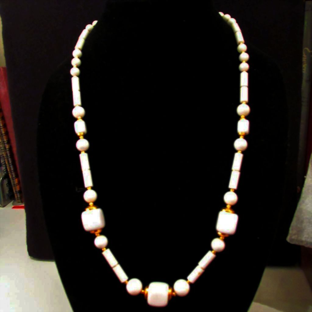 Vintage Long Trifari Necklace Vintage Long Trifari Necklace