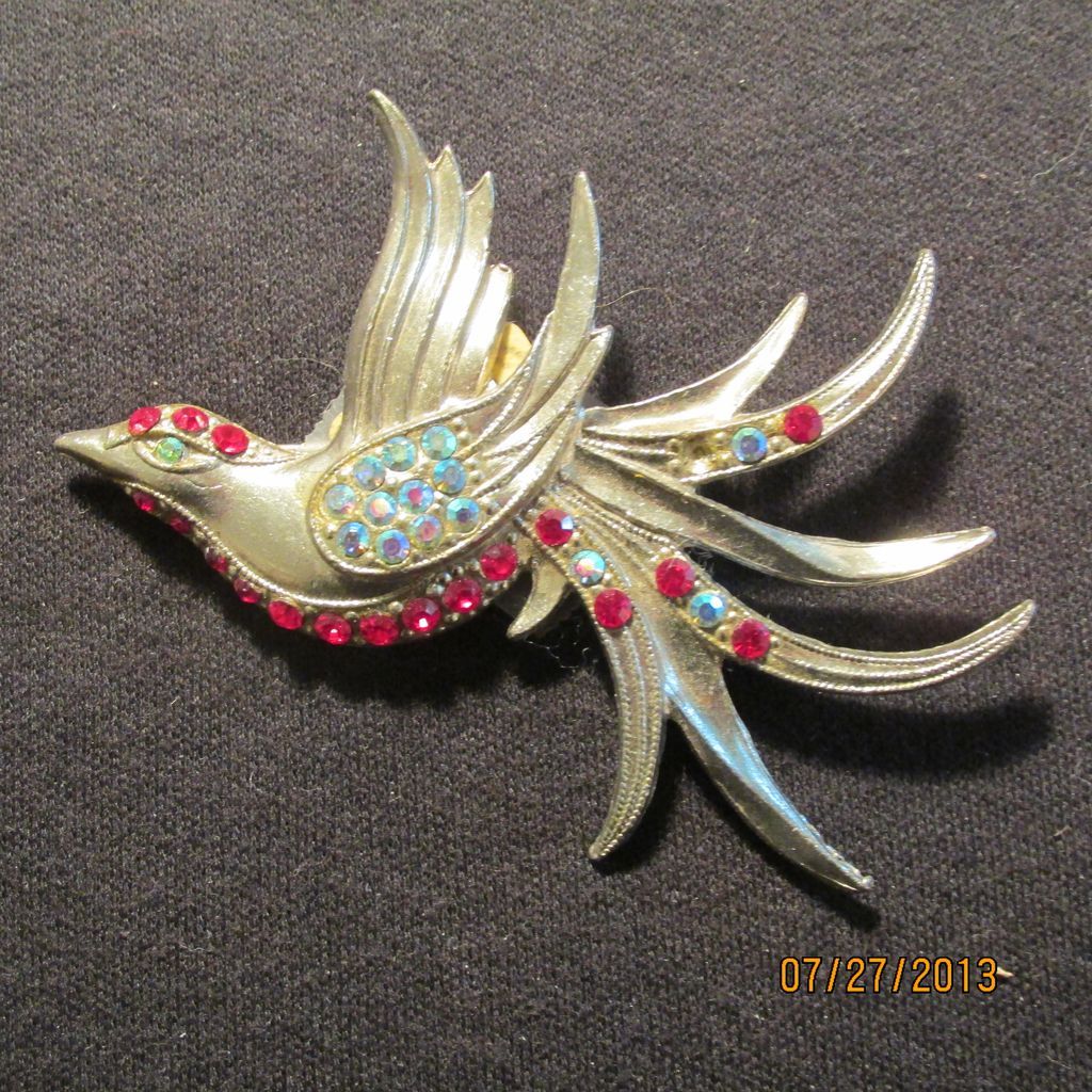Vintage Bird in Flight Figural Pin Vintage Bird in Flight Figural Pin