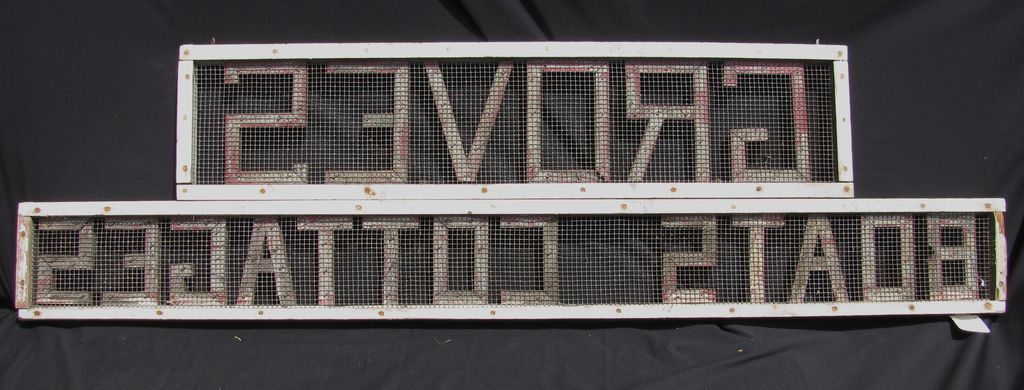 Vintage Wooden Painted Cottage Boats Cabins Sign Vintage Wooden Painted Cottage Boats Cabins Sign