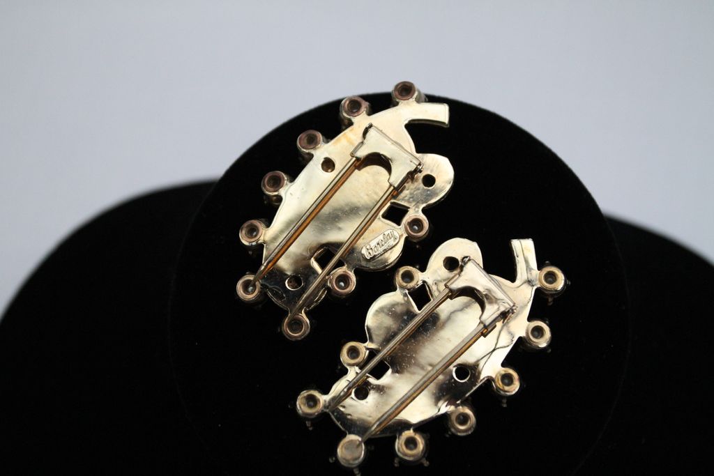 BARCLAY SET-Fur Clips-Large Goldtone Swirls & Faux Pearls-Impressive BARCLAY SET-Fur Clips-Large Goldtone Swirls & Faux Pearls-Impressive