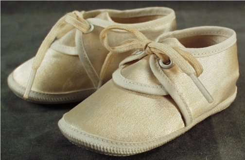 Vintage Cream Satin Newborn Baby Shoes Vintage Cream Satin Newborn Baby Shoes