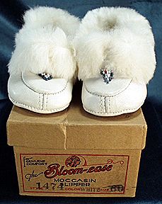 Vintage Moccasins for Little Girl with Original Box Vintage Moccasins for Little Girl with Original Box