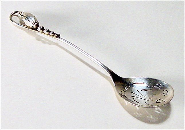 Rare Georg Jensen 'Blossom' Pierced Spoon - 1910 - 1925 - Sugar Sifter / Tea Caddy Spoon / Bon Bon Spoon - Sterling Silver Rare Georg Jensen 'Blossom' Pierced Spoon - 1910 - 1925 - Sugar Sifter / Tea Caddy Spoon / Bon Bon Spoon - Sterling Silver