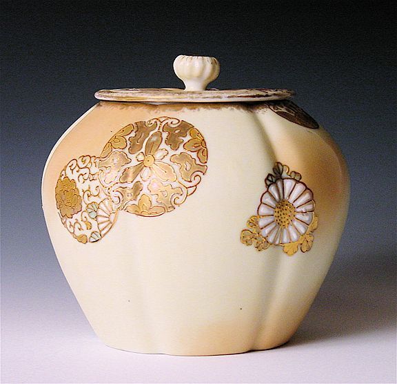 Japanese Biscuit Jar w/ Lobed Melon Shape Japanese Biscuit Jar w/ Lobed Melon Shape