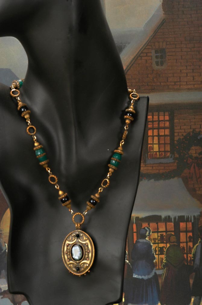 Vintage Green and Black Bead Necklace with Small Cameo Vintage Green and Black Bead Necklace with Small Cameo