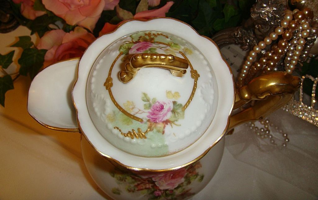 Stunning Limoges Chocolate Pot with Pink Roses Stunning Limoges Chocolate Pot with Pink Roses