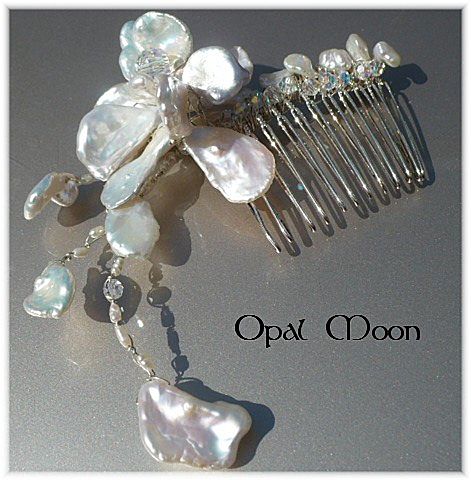 In the Garden of My Heart ~ Freshwater Petal Pearl & Swarovski Crystal Bridal/Wedding Hair Ornament In the Garden of My Heart ~ Freshwater Petal Pearl & Swarovski Crystal Bridal/Wedding Hair Ornament