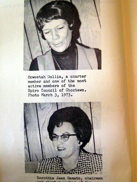 English Choctaw Dictionary - Oklahoma City Council of Choctaws 1976 English Choctaw Dictionary - Oklahoma City Council of Choctaws 1976