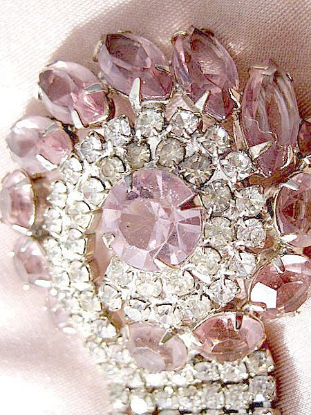 Pink & White Dangle Rhinestone Pin Pink & White Dangle Rhinestone Pin