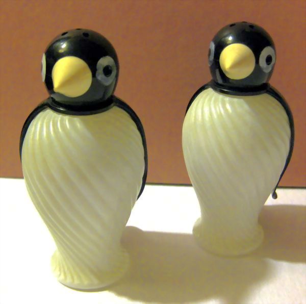 Tuxedo Penguins Salt and Pepper Shaker Set Tuxedo Penguins Salt and Pepper Shaker Set