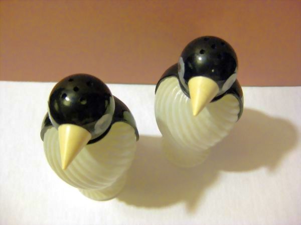 Tuxedo Penguins Salt and Pepper Shaker Set Tuxedo Penguins Salt and Pepper Shaker Set