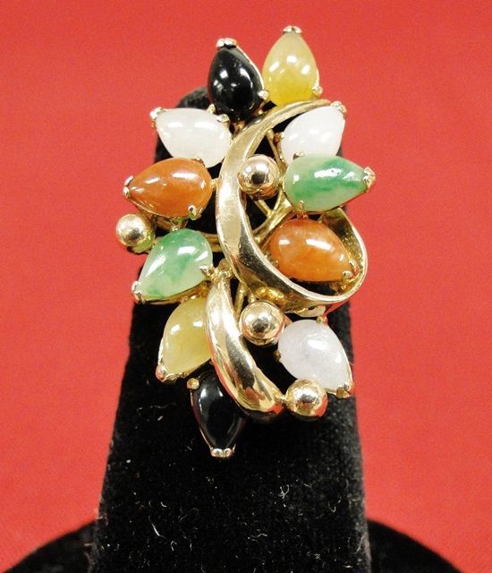 Vintage Multicolor Jade Dinner Ring In 14k Yellow Gold. Vintage Multicolor Jade Dinner Ring In 14k Yellow Gold.