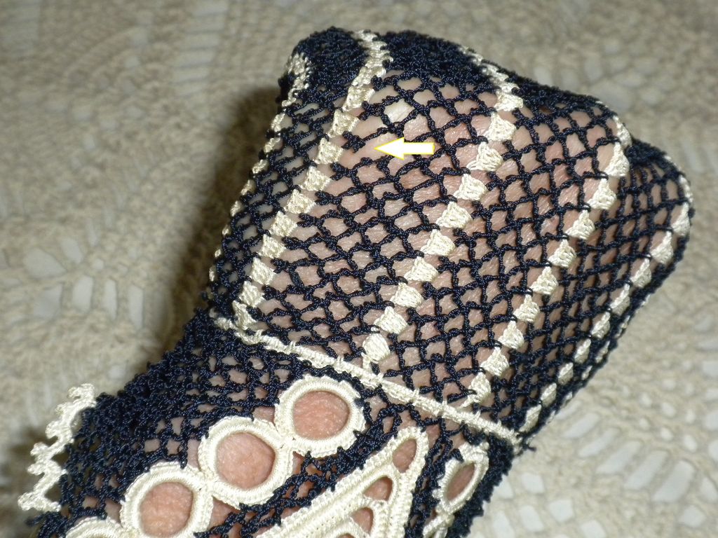 Lace Back Fingerless Gloves Pattern - Knit Purl