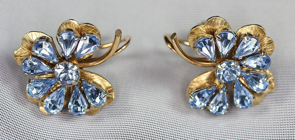 Blue Rhinestone Floral Design Parure Necklace Brooch Earrings Signed Krementz Blue Rhinestone Floral Design Parure Necklace Brooch Earrings Signed Krementz