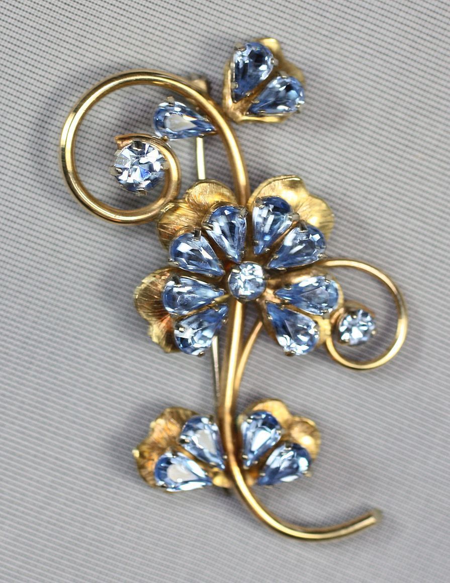 Blue Rhinestone Floral Design Parure Necklace Brooch Earrings Signed Krementz Blue Rhinestone Floral Design Parure Necklace Brooch Earrings Signed Krementz