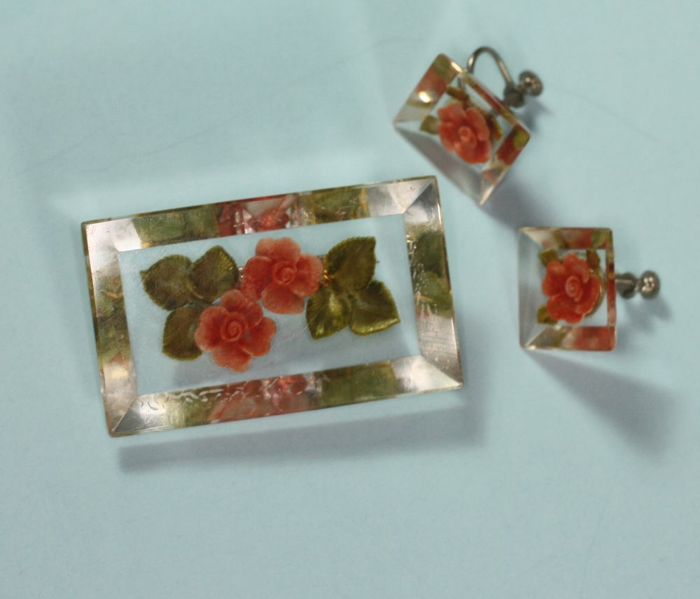 Embedded Flower Lucite Pin and Earrings Vintage Embedded Flower Lucite Pin and Earrings Vintage