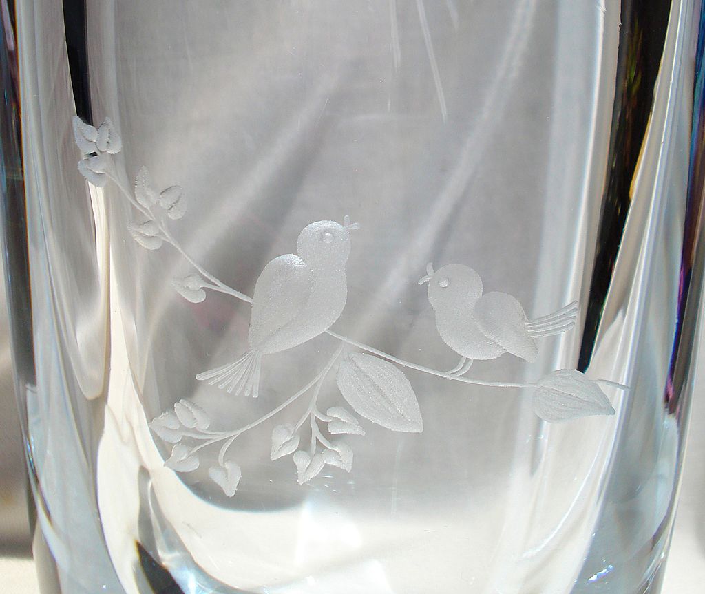 Rare Vintage Strombergshyttan Etched Bird Vase Rare Vintage Strombergshyttan Etched Bird Vase