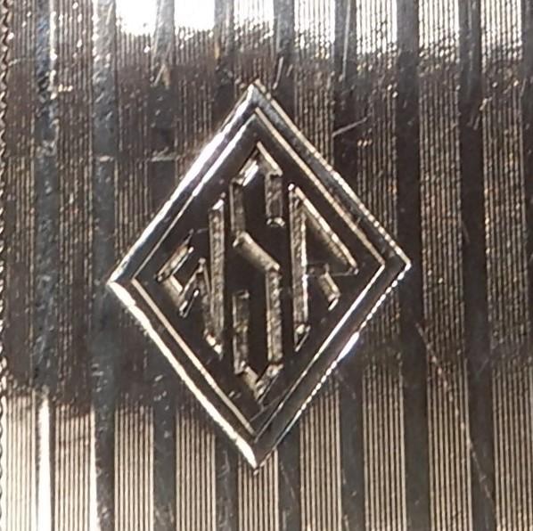Sterling NIVOIS Cigarette Case patented by the P. Lorillard Company Sterling NIVOIS Cigarette Case patented by the P. Lorillard Company