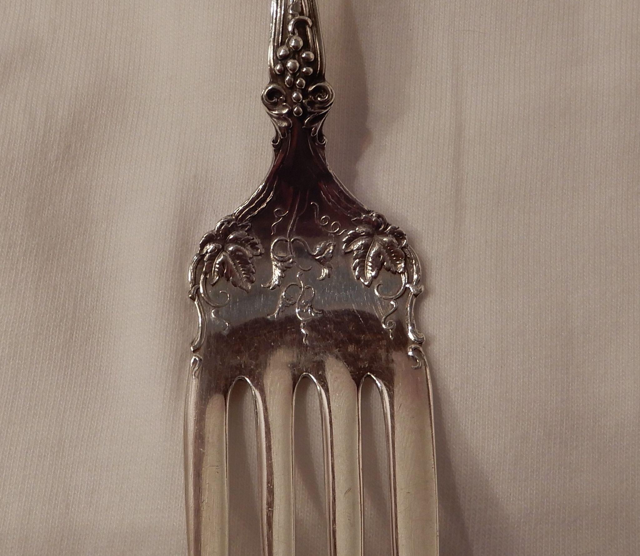 Rogers Brothers Triple Silver Plate 19th Century Grape Pattern Serving/Meat Fork Rogers Brothers Triple Silver Plate 19th Century Grape Pattern Serving/Meat Fork