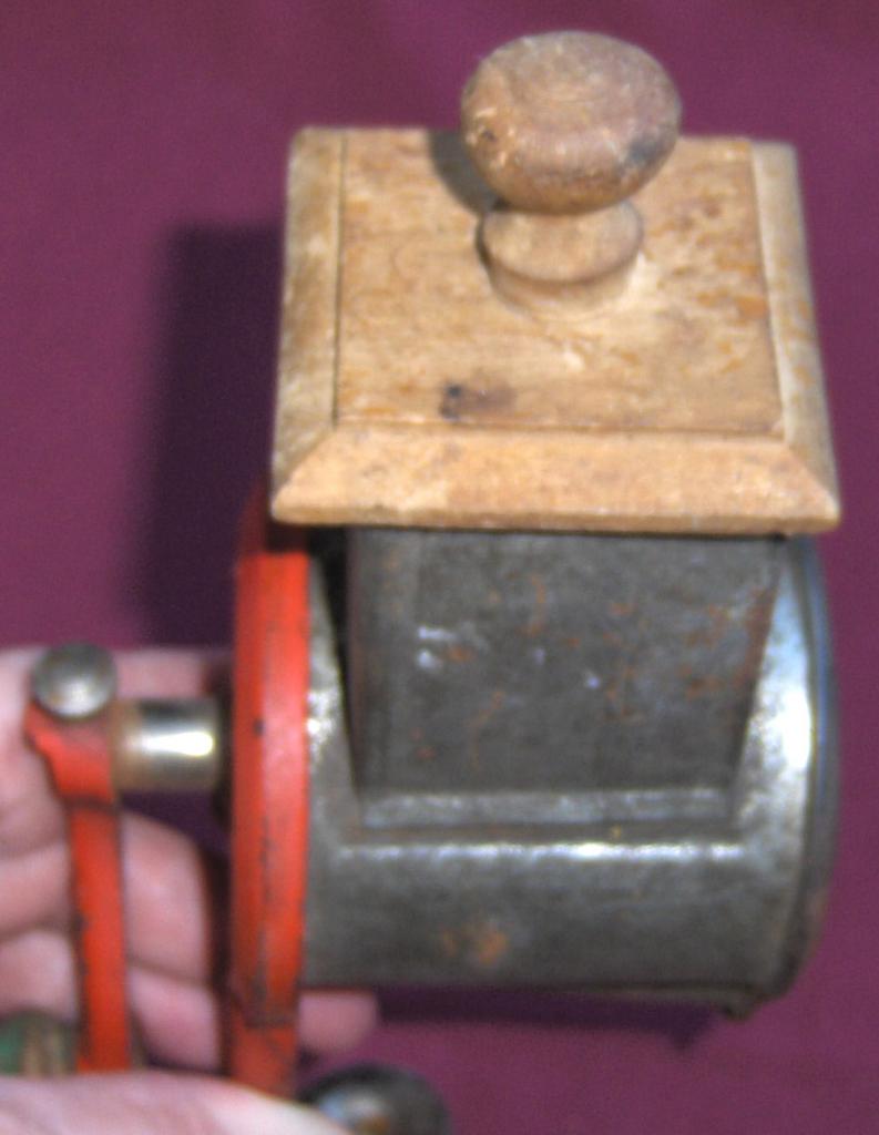 Old Elma 1444 Nutmeg Grater Old Elma 1444 Nutmeg Grater