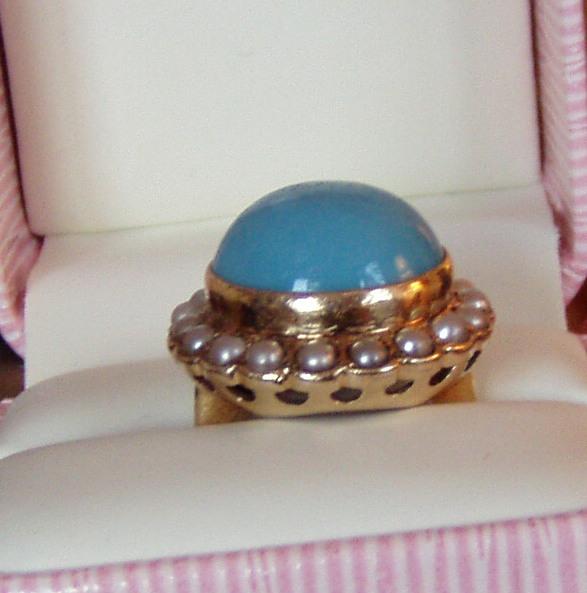 Massive Vintage Gold and Turquoise Pearl Ring Massive Vintage Gold and Turquoise Pearl Ring