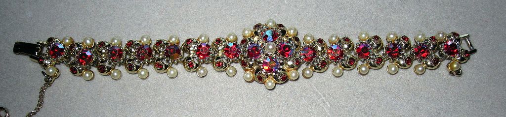 Rhinestone Bracelet Brilliant Fiery Pink Aurora Borealis Rhinestone Bracelet Brilliant Fiery Pink Aurora Borealis