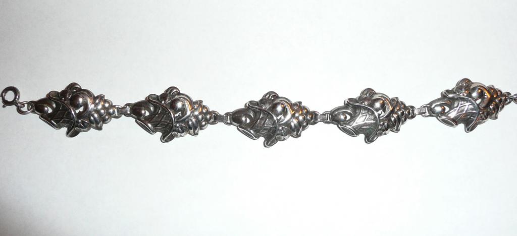 Vintage Sterling Baskets of Fruit Bracelet Vintage Sterling Baskets of Fruit Bracelet