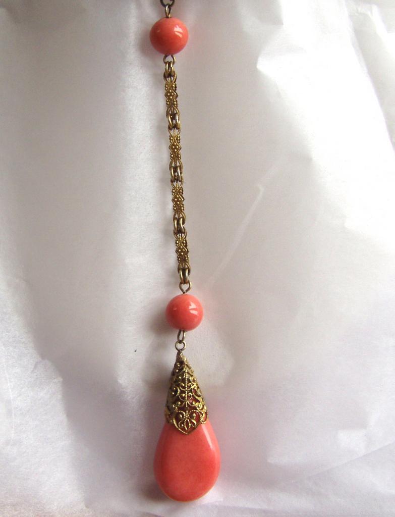 Vintage Art Glass Coral Pendant Necklace Vintage Art Glass Coral Pendant Necklace