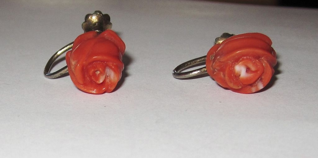 Vintage Carved Coral Roses Earrings Vintage Carved Coral Roses Earrings