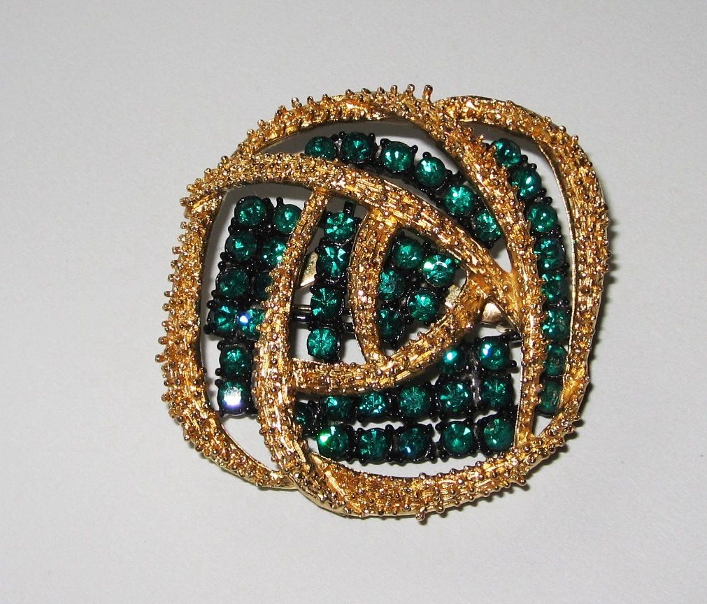 Pretty Fancy Green Goldtone Abstract Rhinestone Brooch Pretty Fancy Green Goldtone Abstract Rhinestone Brooch