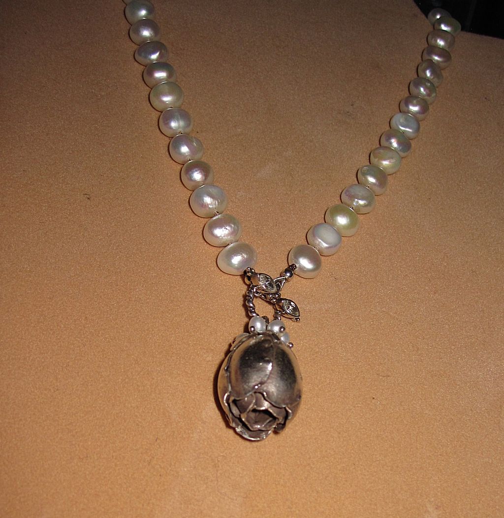 Pretty Fresh Water Pearls Necklace Pretty Fresh Water Pearls Necklace