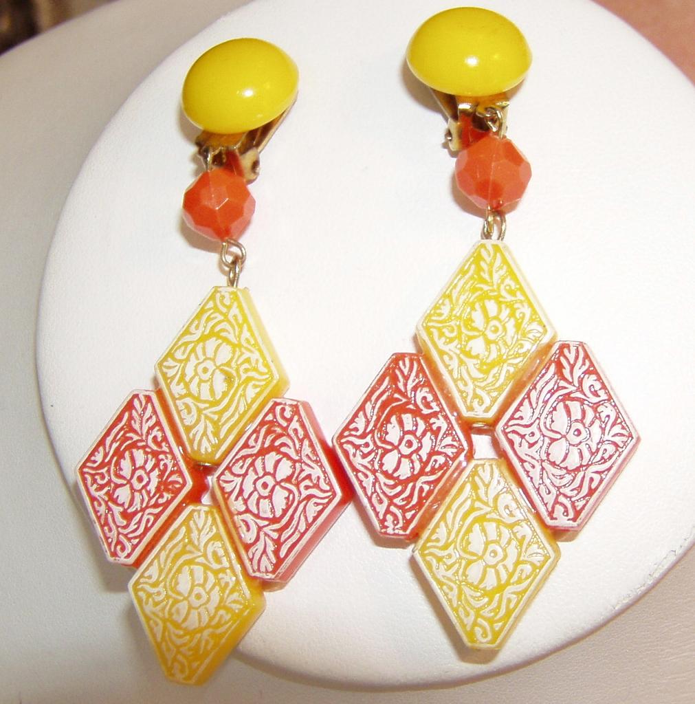 Vintage Hong Kong Plastic Earrings Clips Vintage Hong Kong Plastic Earrings Clips