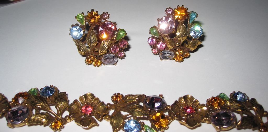 Colorful Listner Bracelet and Earrings Colorful Listner Bracelet and Earrings