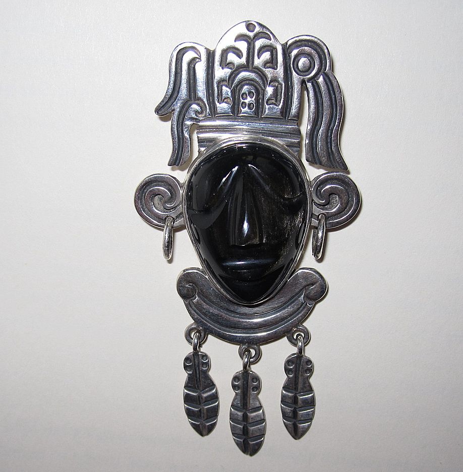 Vintage Mexican Carved Face Pin Vintage Mexican Carved Face Pin