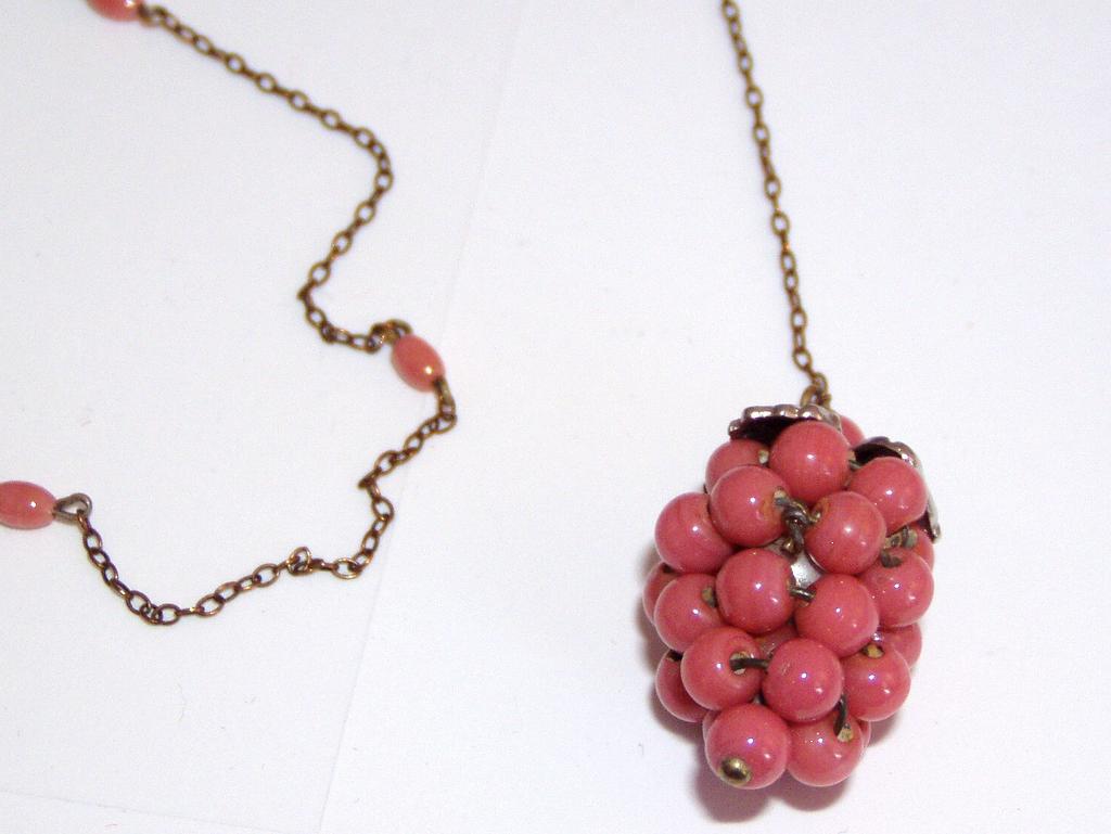 Vintage Faux Pink Coral Glass Grapes Necklace and Earrings Vintage Faux Pink Coral Glass Grapes Necklace and Earrings