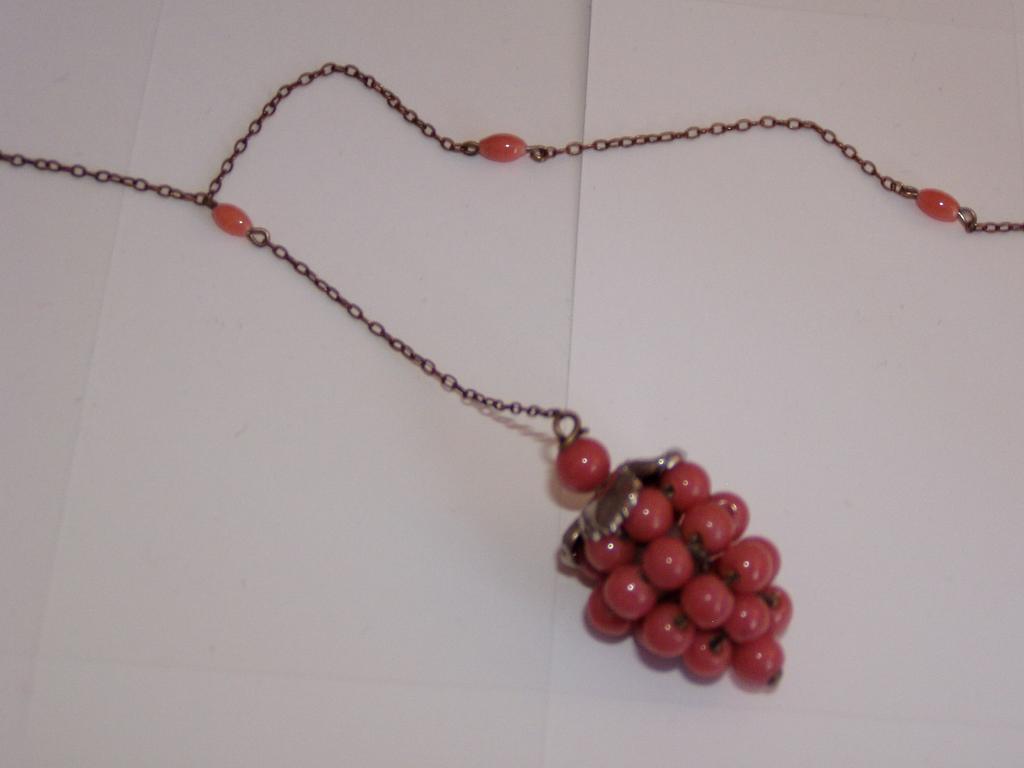 Vintage Faux Pink Coral Glass Grapes Necklace and Earrings Vintage Faux Pink Coral Glass Grapes Necklace and Earrings