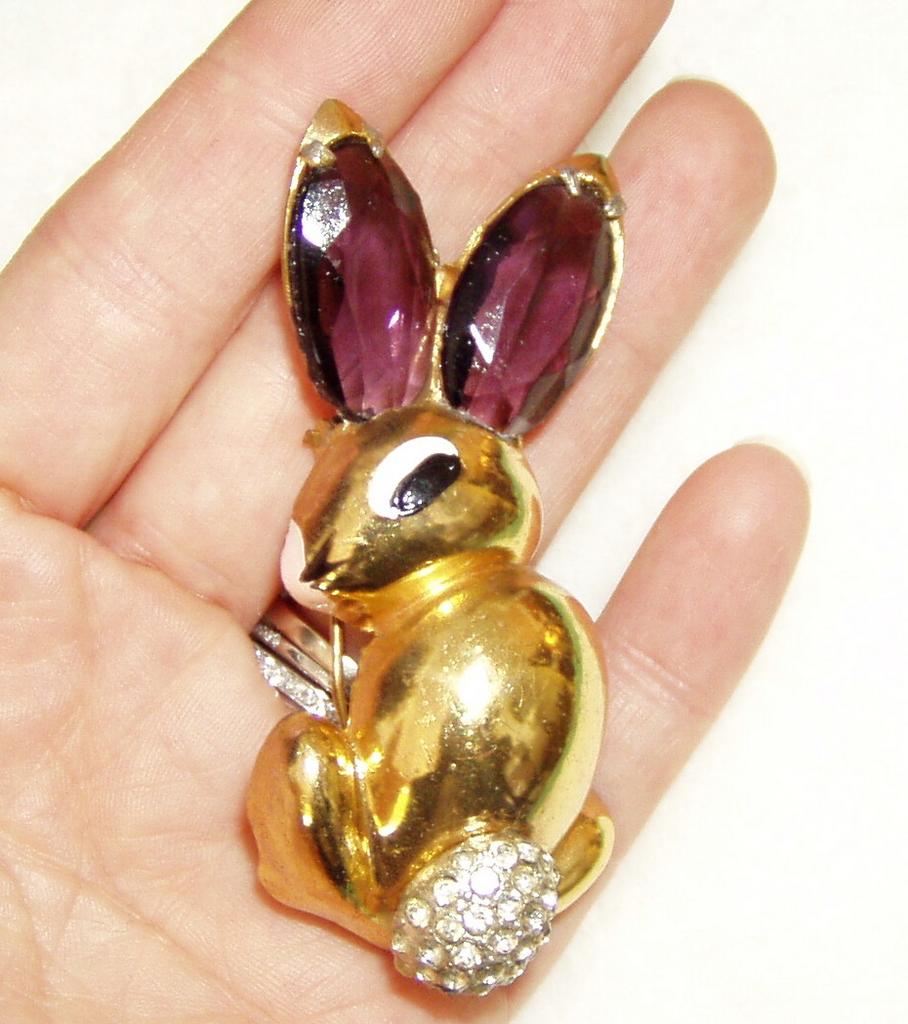 1940 Large Rabbit Dress or Fur Clip 1940 Large Rabbit Dress or Fur Clip