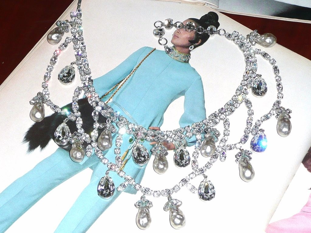 Schreiner (Unsigned) Necklace Earrings Gorgeous Chic Schreiner (Unsigned) Necklace Earrings Gorgeous Chic