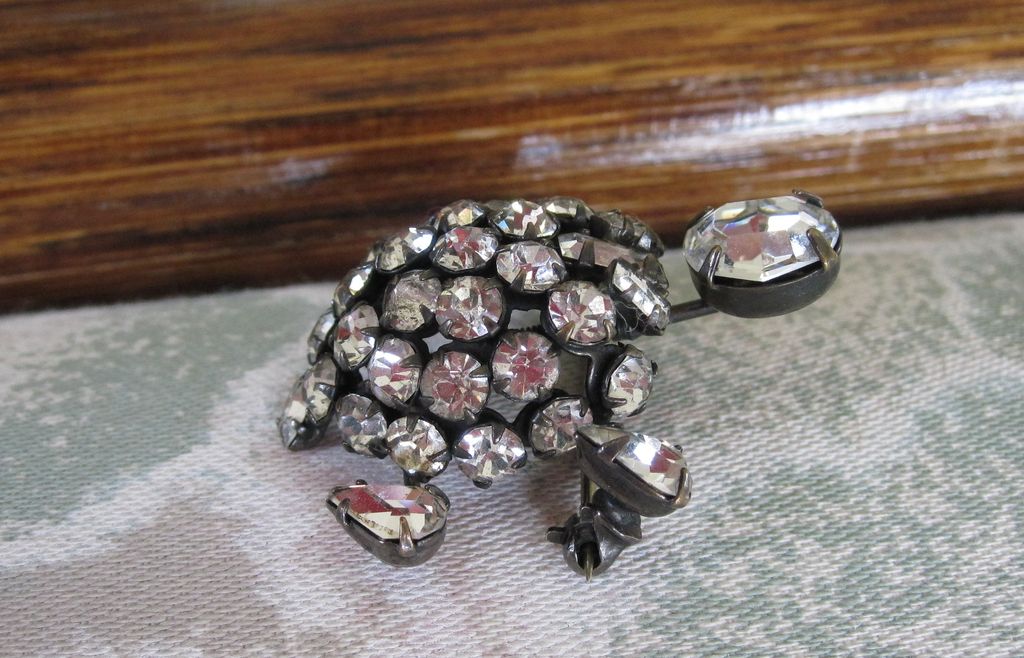 Unsigned Schreiner Turtle Brooch Trembler Unsigned Schreiner Turtle Brooch Trembler
