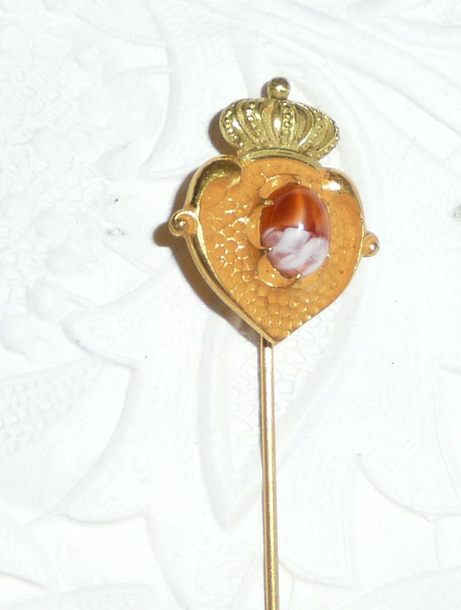 Lovely Art Nouveau Luckenbooth Stickpin with Agate Lovely Art Nouveau Luckenbooth Stickpin with Agate