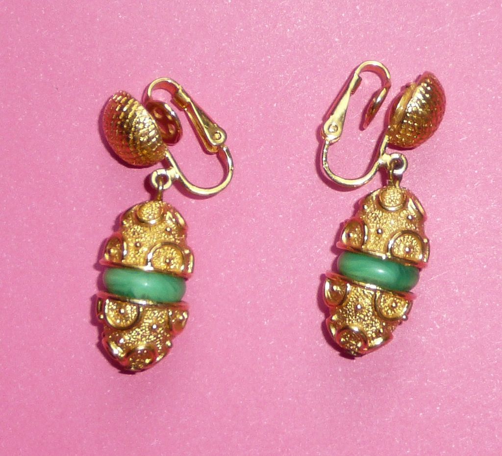 Beautiful Trifari Clip Earrings Beautiful Trifari Clip Earrings