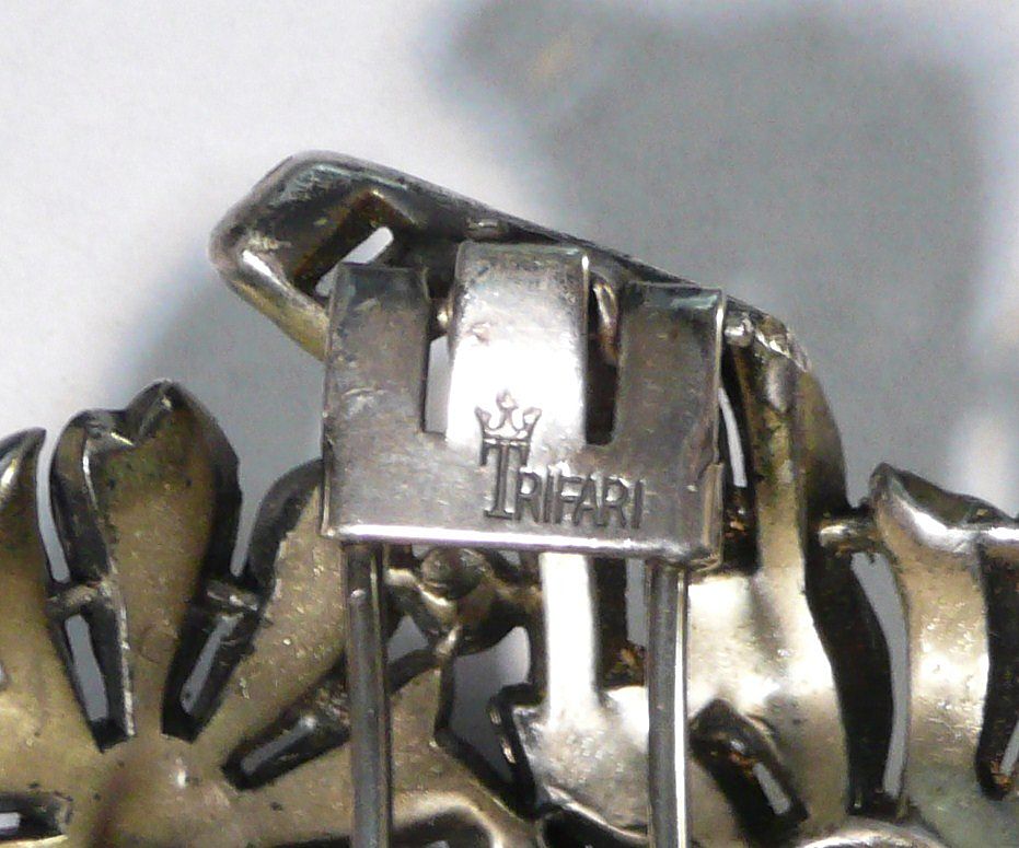 Trifari 'Alfred Philippe' Silvertone Deco Triple Floral Spray Pin Clip Trifari 'Alfred Philippe' Silvertone Deco Triple Floral Spray Pin Clip