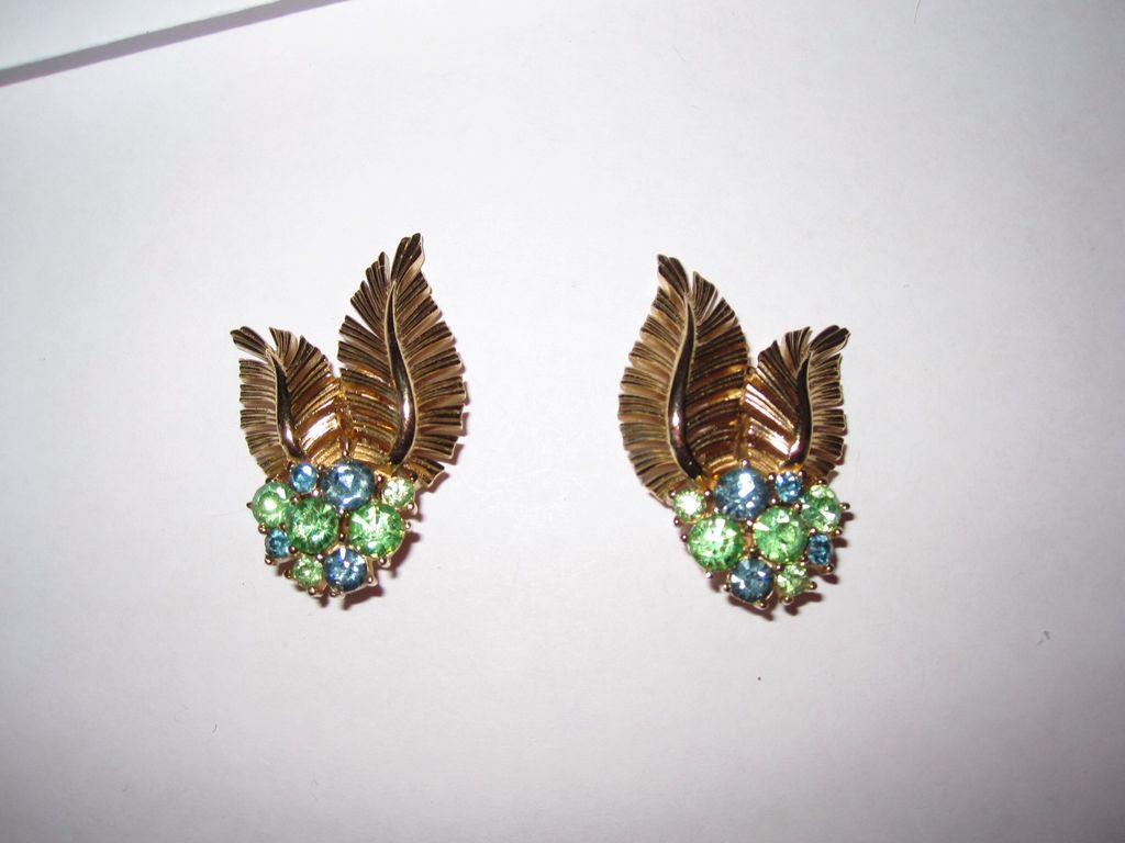 Vintage Trifari Clip Earrings Vintage Trifari Clip Earrings