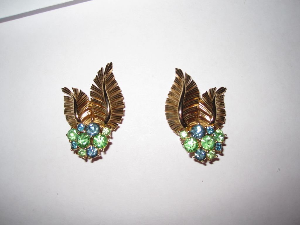 Vintage Trifari Clip Earrings Vintage Trifari Clip Earrings