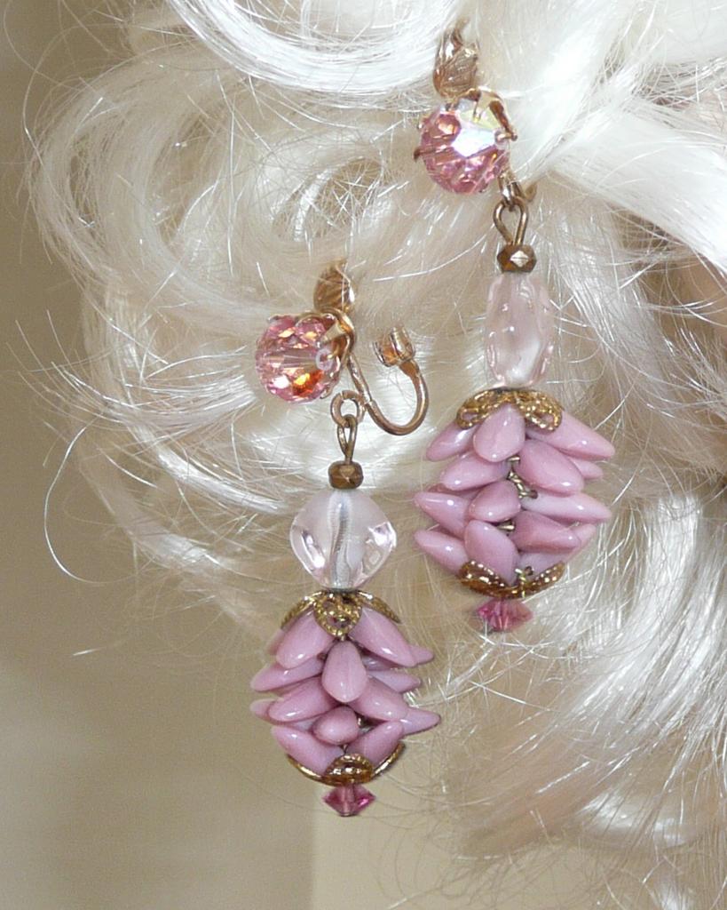 Unsigned Fancy Vintage Pink Glass Beads Set Unsigned Fancy Vintage Pink Glass Beads Set