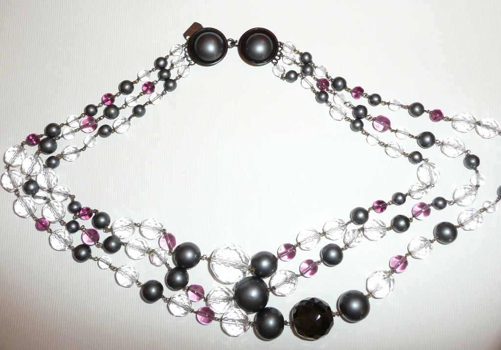 All Glass Beads Wired Together Necklace Gorgeous All Glass Beads Wired Together Necklace Gorgeous