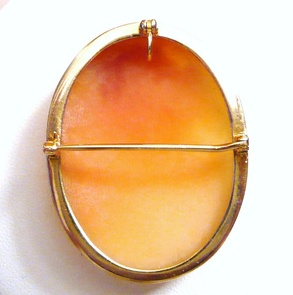 10K Gold Framed Carved Shell Cameo 10K Gold Framed Carved Shell Cameo